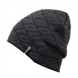 Moderní zimní pletená čepice černá